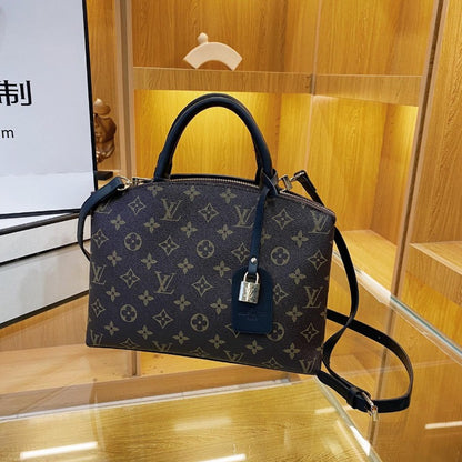 Louis Vuitton Bag #8281