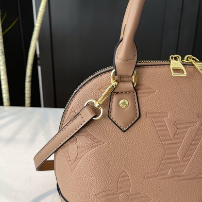 Louis Vuitton Bag #9026