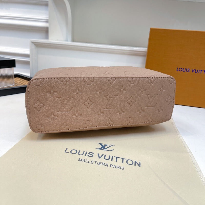 Louis Vuitton Bag #1122331