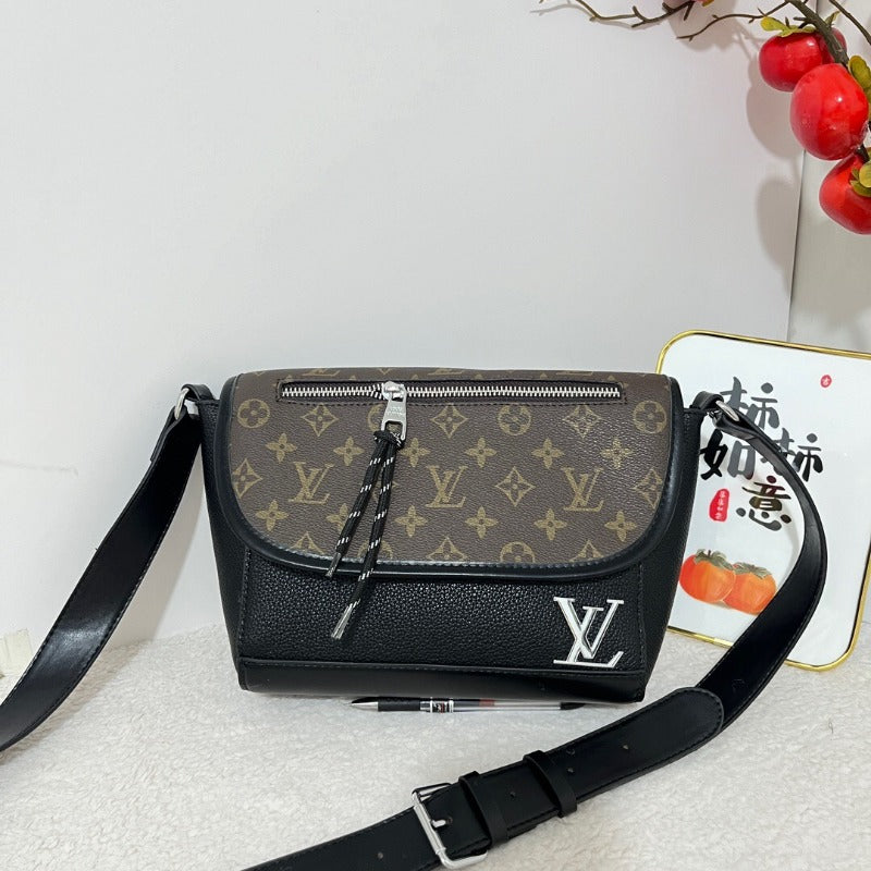 Louis Vuitton Bag #5813