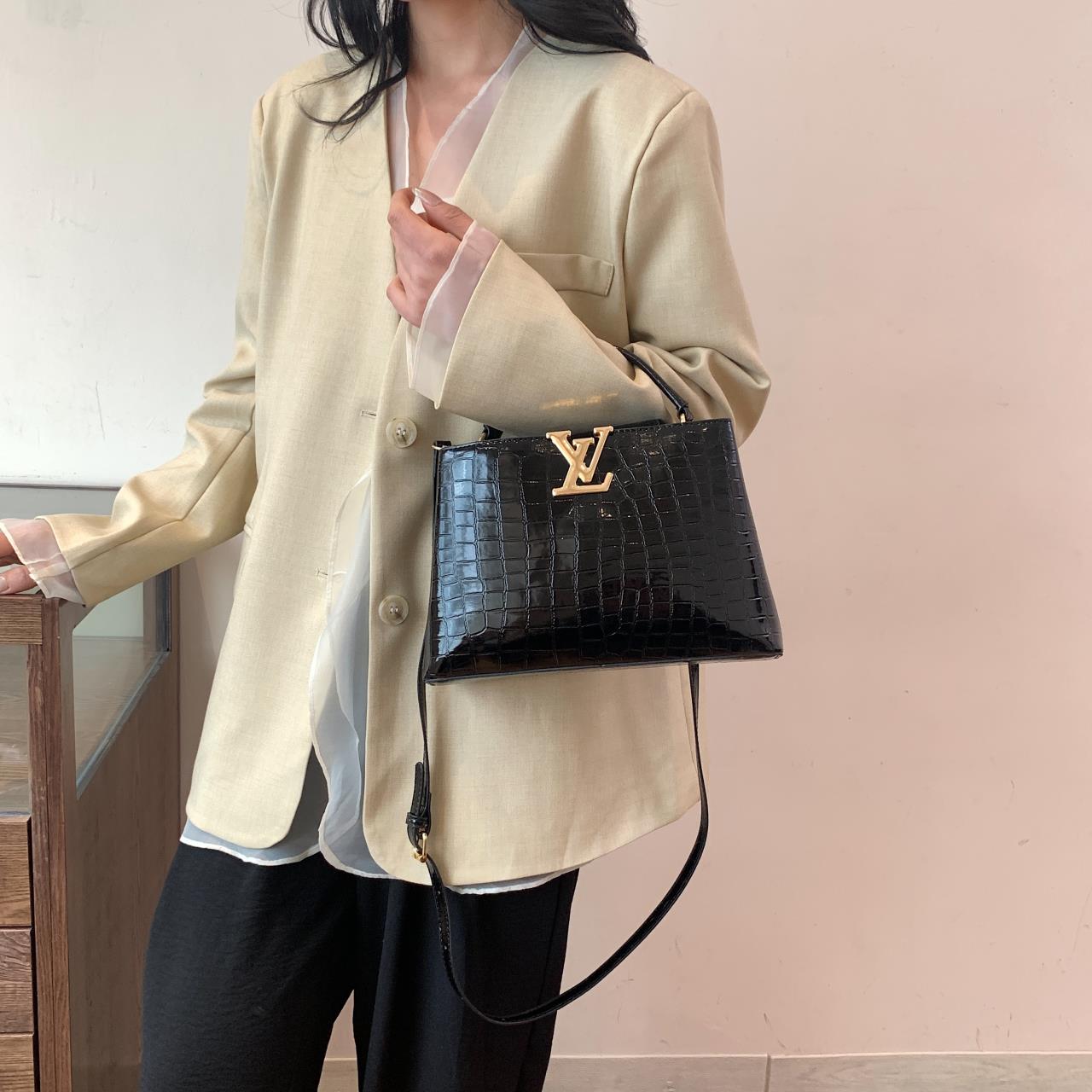 Louis Vuitton Bag #117600