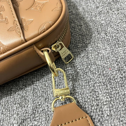 Louis Vuitton Bag #122247